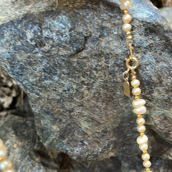 Vintage Marvella River Pearl Cream and Gold Strand Necklace - Picture 3 of 8
